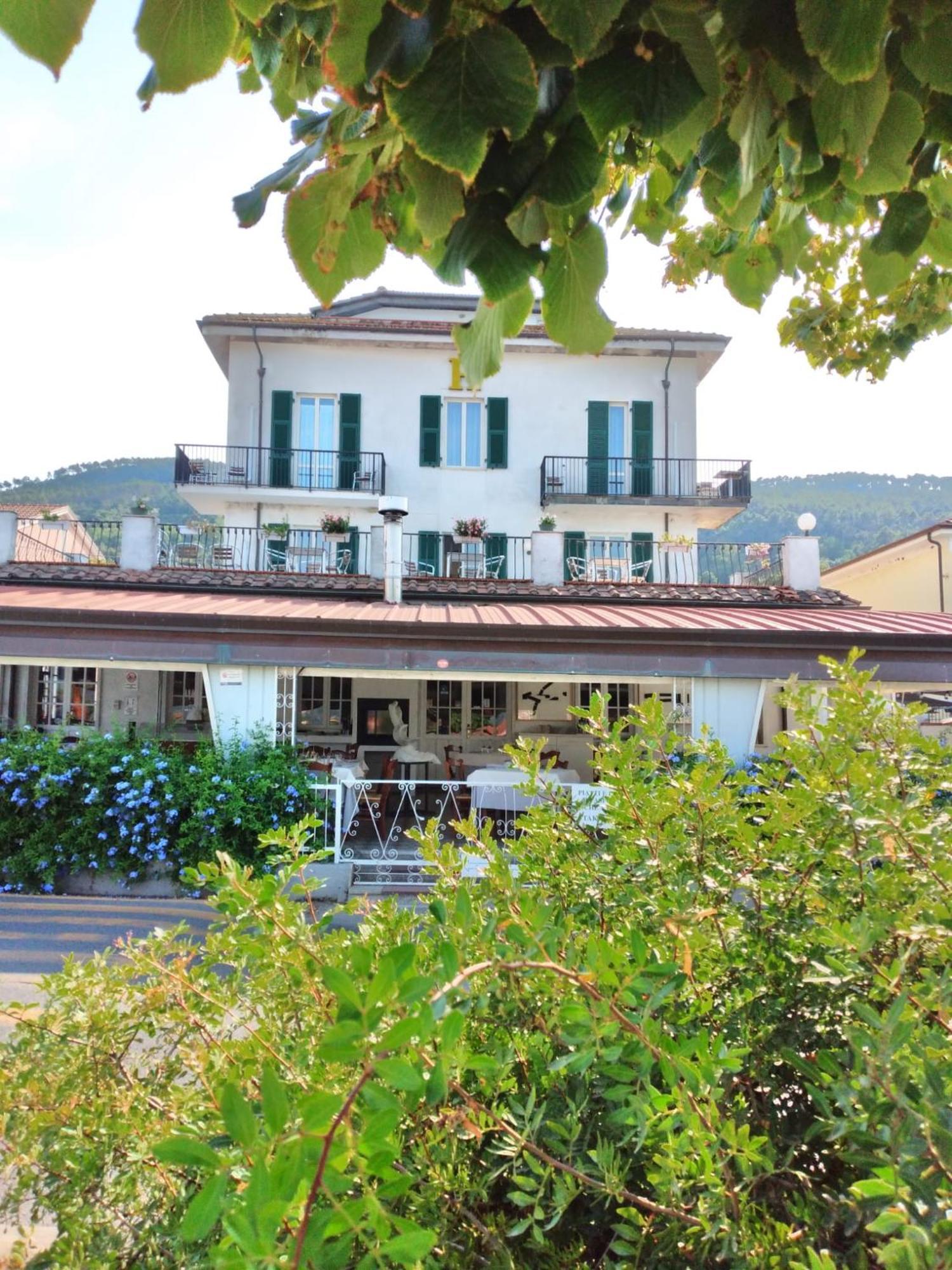Hotel Garden Bocca Di Magra Exterior photo