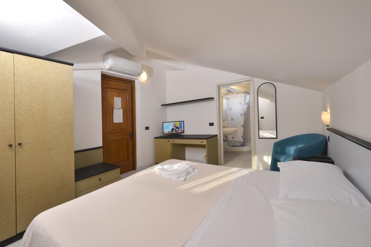 Hotel Garden Bocca Di Magra Exterior photo